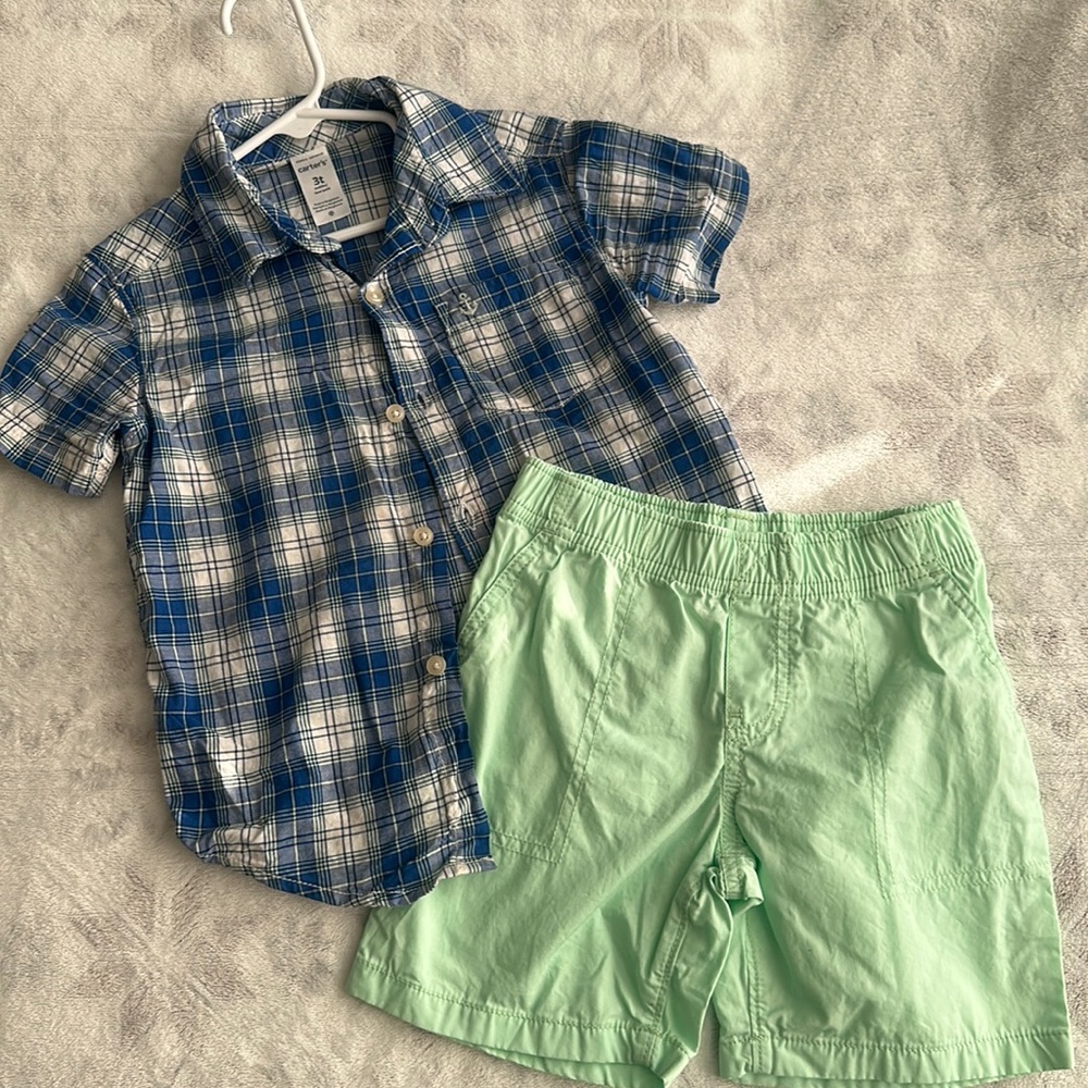 Carter’s 3T button-up and short set.